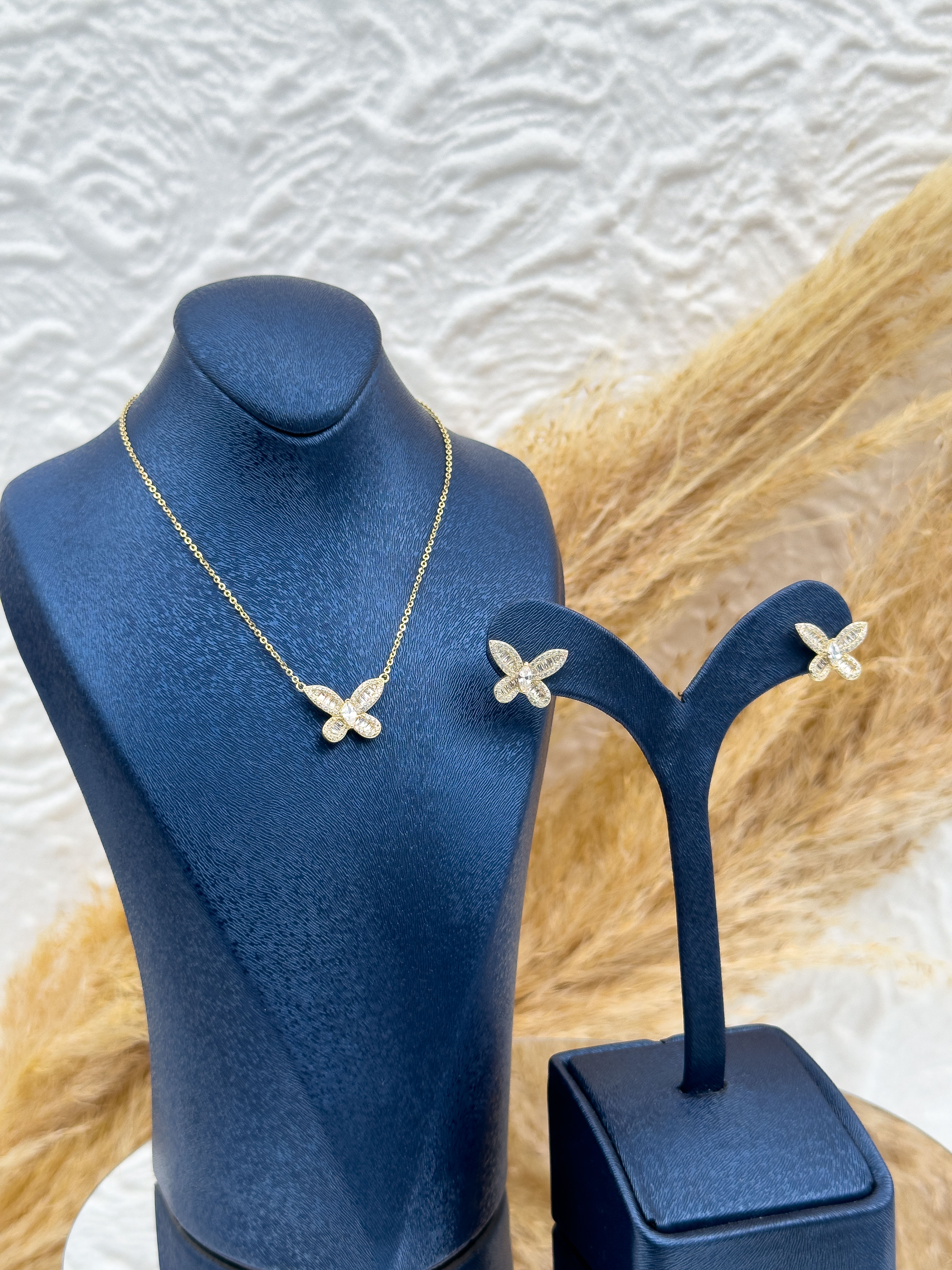 925 Ayar Gümüş Gold Renk Taşlı Kelebek Figürlü Kolye Küpe Kadın Takı Seti